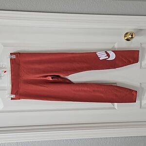 Women's Nike leggings Size small.